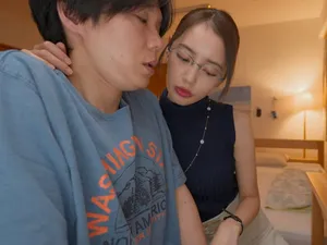 Em gái nông thôn hiếu khách banh lồn gạ địt